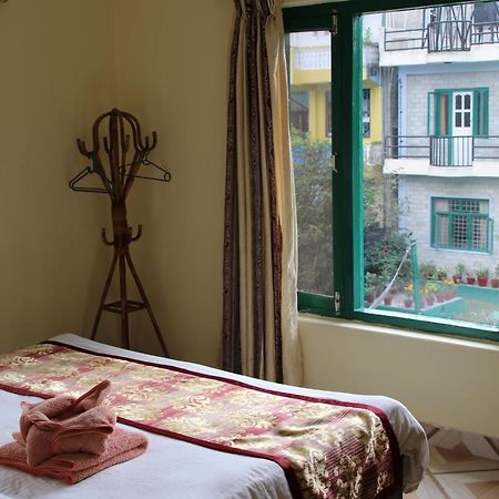 Hotel Noble Inn花椒客栈 Pokhara Buitenkant foto