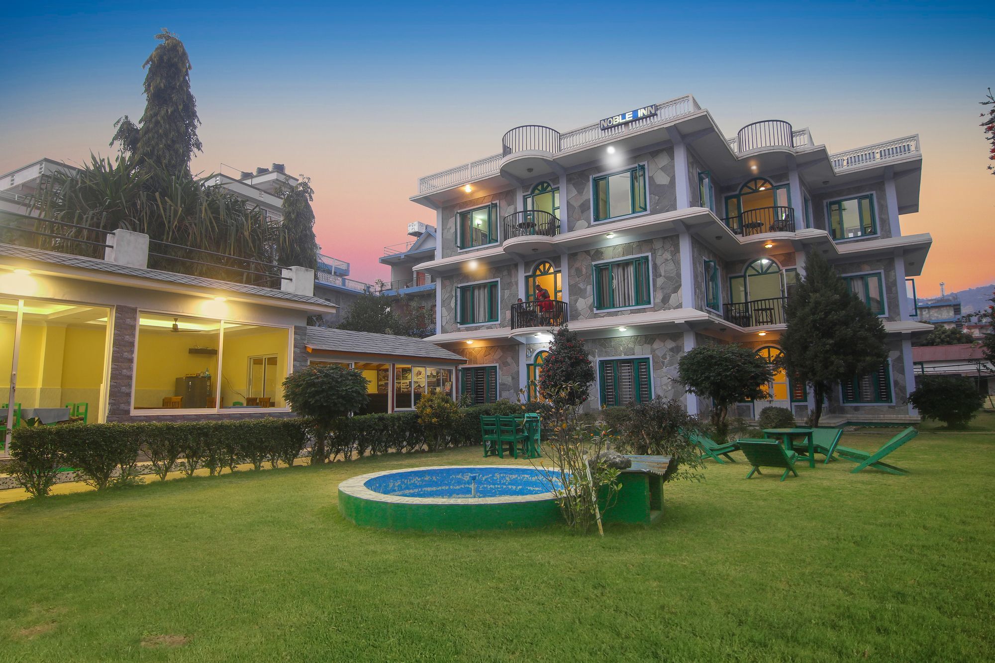 Hotel Noble Inn花椒客栈 Pokhara Buitenkant foto